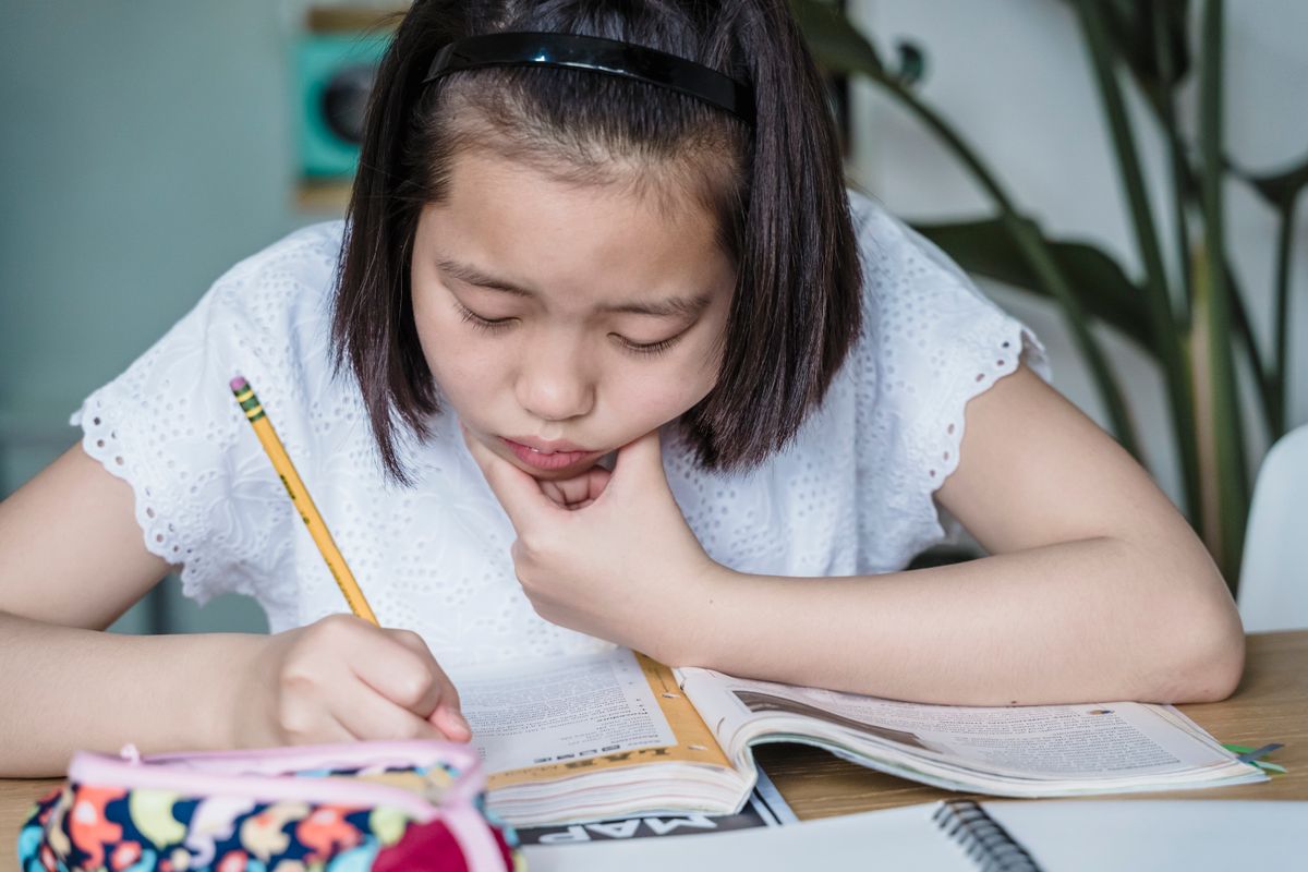 孩子注意力不集中怎么办?排干扰加分段计时,专注能练长